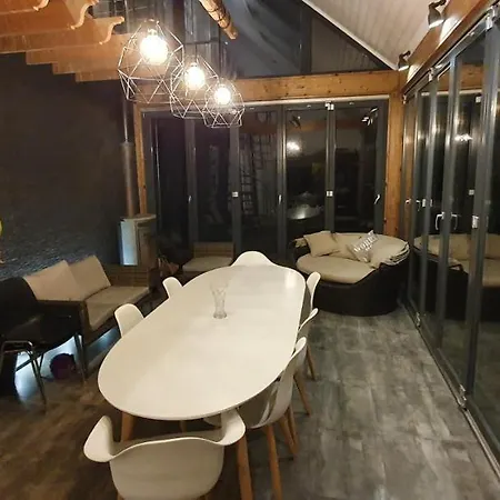 Semesterbostad White House Pärnu