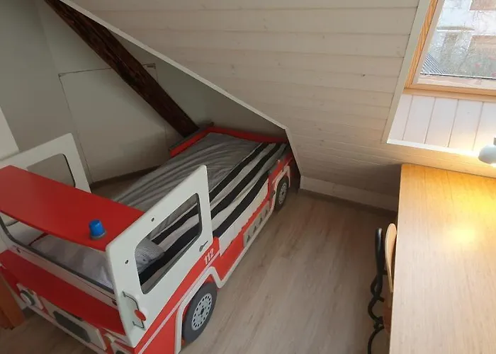 Dom wakacyjny White House Parnawa